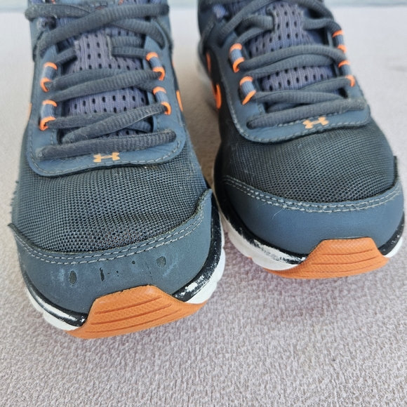 Under Armour Assert 8 Youth SZ 4Y Sneaker Grey Breathable Tie 3022100-101 - Picture 9 of 10